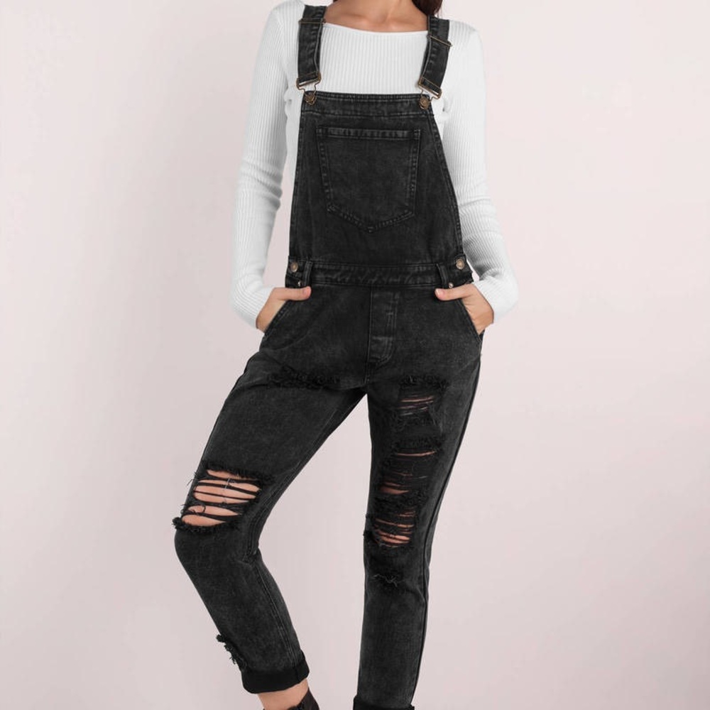 Black distressed Sadie and Sage overalls